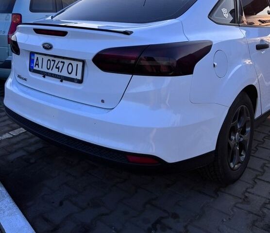 Білий Форд Фокус, об'ємом двигуна 2 л та пробігом 171 тис. км за 8000 $, фото 7 на Automoto.ua