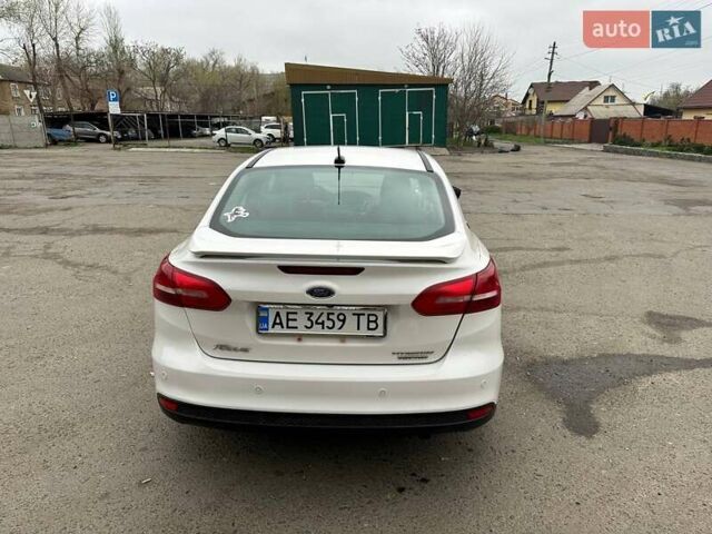 Форд Фокус 2016 в Днепре (Днепропетровске) на Automoto.ua Белый Форд Фокус, объемом двигателя 2 л и пробегом 142 тыс. км за 9500 $, фото 1 на Automoto.ua