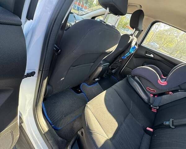 Форд Фокус 2016 в Одессе на Automoto.ua Белый Форд Фокус, объемом двигателя 2 л и пробегом 117 тыс. км за 8600 $, фото 11 на Automoto.ua