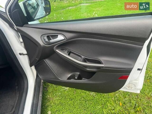 Белый Форд Фокус, объемом двигателя 0 л и пробегом 240 тыс. км за 8500 $, фото 15 на Automoto.ua