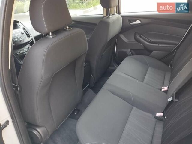 Форд Фокус 2017 у Запоріжжя на Automoto.ua Білий Форд Фокус, об'ємом двигуна 2 л та пробігом 58 тис. км за 9600 $, фото 13 на Automoto.ua