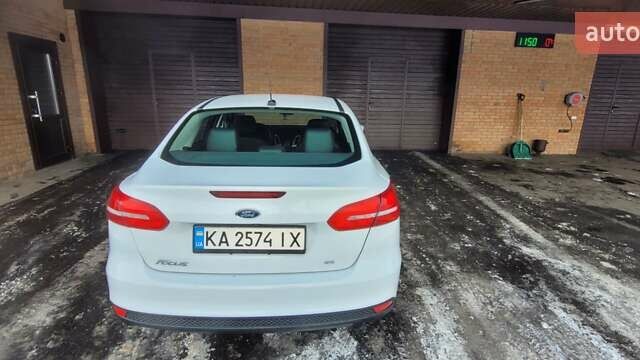 Білий Форд Фокус, об'ємом двигуна 2 л та пробігом 126 тис. км за 10900 $, фото 6 на Automoto.ua