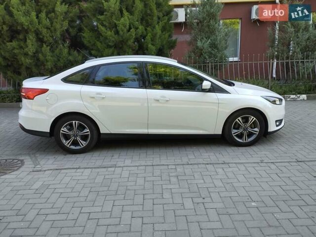 Форд Фокус 2017 у Запоріжжя на Automoto.ua Білий Форд Фокус, об'ємом двигуна 2 л та пробігом 58 тис. км за 9600 $, фото 6 на Automoto.ua