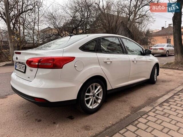 Белый Форд Фокус, объемом двигателя 2 л и пробегом 129 тыс. км за 8200 $, фото 2 на Automoto.ua