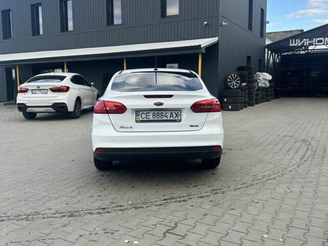 Форд Фокус 2017 в Черновцах на Automoto.ua Белый Форд Фокус, объемом двигателя 1.6 л и пробегом 61 тыс. км за 8900 $, фото 4 на Automoto.ua