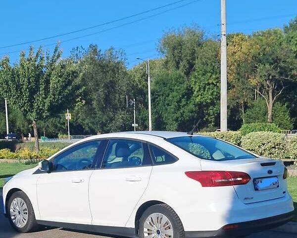 Білий Форд Фокус, об'ємом двигуна 1.6 л та пробігом 114 тис. км за 9800 $, фото 11 на Automoto.ua