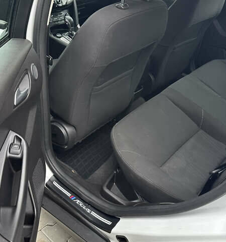 Білий Форд Фокус, об'ємом двигуна 2 л та пробігом 168 тис. км за 9000 $, фото 8 на Automoto.ua