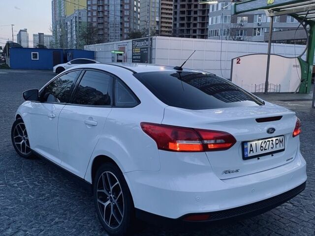Белый Форд Фокус, объемом двигателя 2 л и пробегом 106 тыс. км за 9400 $, фото 2 на Automoto.ua