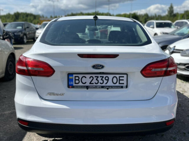 Белый Форд Фокус, объемом двигателя 2 л и пробегом 187 тыс. км за 7500 $, фото 3 на Automoto.ua