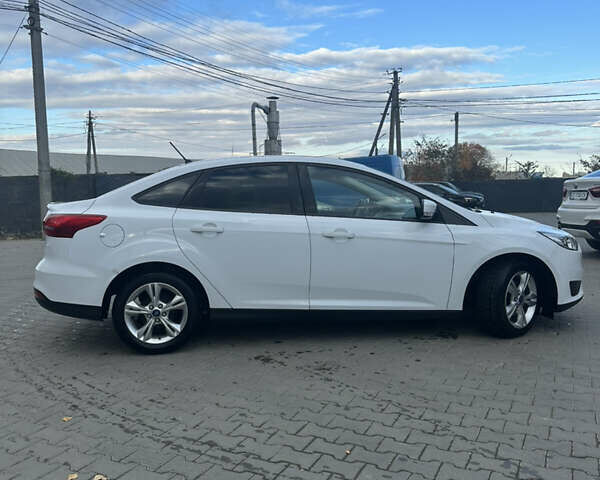 Белый Форд Фокус, объемом двигателя 1.6 л и пробегом 61 тыс. км за 8900 $, фото 6 на Automoto.ua