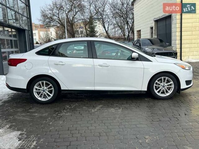 Белый Форд Фокус, объемом двигателя 2 л и пробегом 131 тыс. км за 8200 $, фото 7 на Automoto.ua