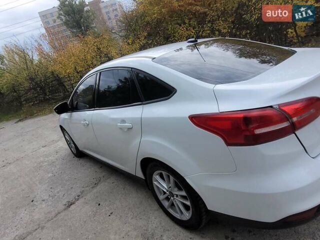 Білий Форд Фокус, об'ємом двигуна 2 л та пробігом 245 тис. км за 7500 $, фото 6 на Automoto.ua