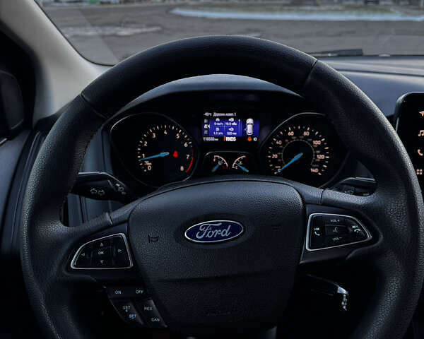 Білий Форд Фокус, об'ємом двигуна 2 л та пробігом 110 тис. км за 8900 $, фото 16 на Automoto.ua