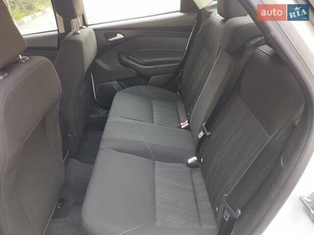 Форд Фокус 2017 у Запоріжжя на Automoto.ua Білий Форд Фокус, об'ємом двигуна 2 л та пробігом 58 тис. км за 9600 $, фото 12 на Automoto.ua