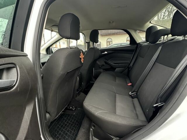 Белый Форд Фокус, объемом двигателя 2 л и пробегом 116 тыс. км за 7850 $, фото 11 на Automoto.ua