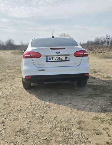 Форд Фокус 2017 в Калуше на Automoto.ua Белый Форд Фокус, объемом двигателя 2 л и пробегом 162 тыс. км за 8500 $, фото 1 на Automoto.ua