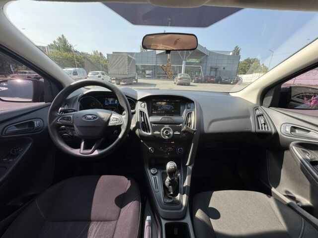 Белый Форд Фокус, объемом двигателя 2 л и пробегом 102 тыс. км за 7999 $, фото 7 на Automoto.ua