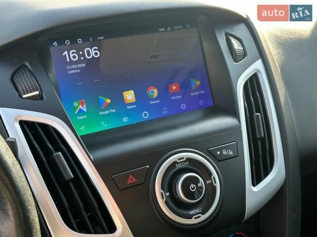 Білий Форд Фокус, об'ємом двигуна 2 л та пробігом 127 тис. км за 8990 $, фото 22 на Automoto.ua