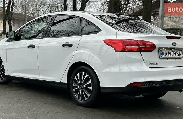 Белый Форд Фокус, объемом двигателя 2 л и пробегом 186 тыс. км за 8900 $, фото 2 на Automoto.ua