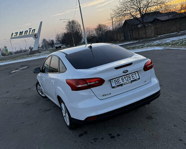 Білий Форд Фокус, об'ємом двигуна 2 л та пробігом 110 тис. км за 8900 $, фото 4 на Automoto.ua