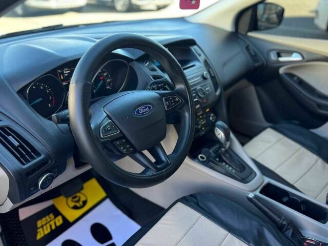 Белый Форд Фокус, объемом двигателя 2 л и пробегом 196 тыс. км за 9700 $, фото 8 на Automoto.ua