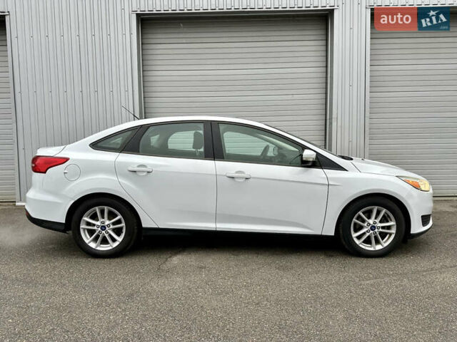 Білий Форд Фокус, об'ємом двигуна 2 л та пробігом 137 тис. км за 8400 $, фото 5 на Automoto.ua