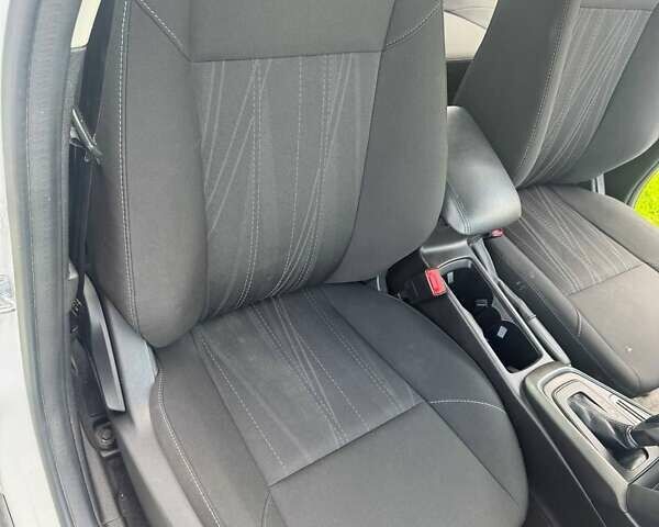 Белый Форд Фокус, объемом двигателя 0 л и пробегом 240 тыс. км за 8500 $, фото 18 на Automoto.ua