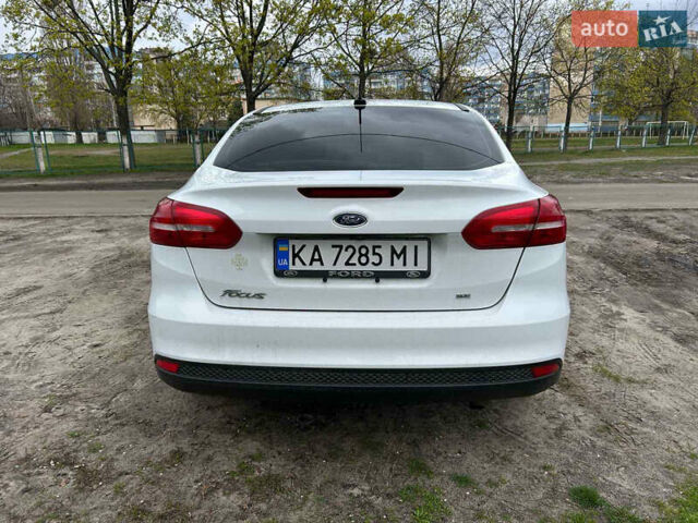 Білий Форд Фокус, об'ємом двигуна 2 л та пробігом 127 тис. км за 10000 $, фото 2 на Automoto.ua