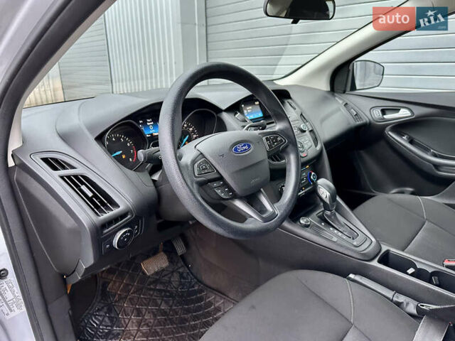 Білий Форд Фокус, об'ємом двигуна 2 л та пробігом 137 тис. км за 8400 $, фото 11 на Automoto.ua