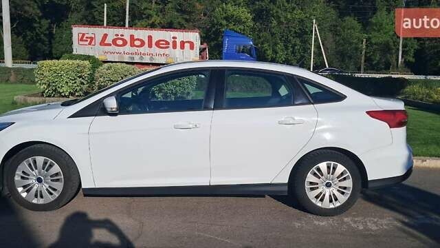Білий Форд Фокус, об'ємом двигуна 1.6 л та пробігом 114 тис. км за 9800 $, фото 4 на Automoto.ua