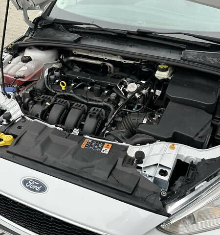 Білий Форд Фокус, об'ємом двигуна 2 л та пробігом 168 тис. км за 9000 $, фото 3 на Automoto.ua