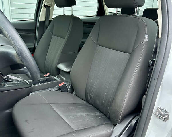 Белый Форд Фокус, объемом двигателя 2 л и пробегом 137 тыс. км за 8700 $, фото 12 на Automoto.ua