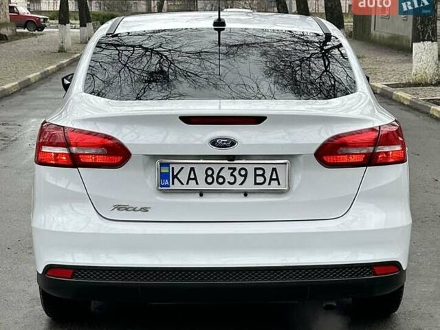 Белый Форд Фокус, объемом двигателя 2 л и пробегом 186 тыс. км за 8900 $, фото 8 на Automoto.ua