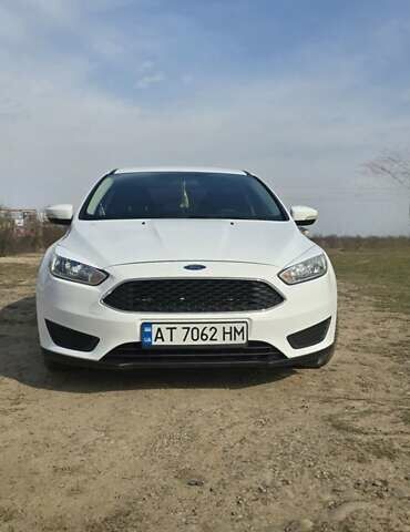 Форд Фокус 2017 в Калуше на Automoto.ua Белый Форд Фокус, объемом двигателя 2 л и пробегом 162 тыс. км за 8500 $, фото 3 на Automoto.ua