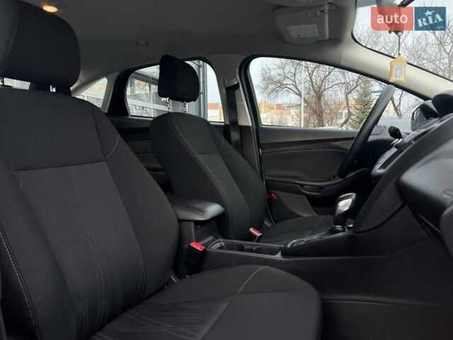 Белый Форд Фокус, объемом двигателя 2 л и пробегом 131 тыс. км за 8200 $, фото 17 на Automoto.ua