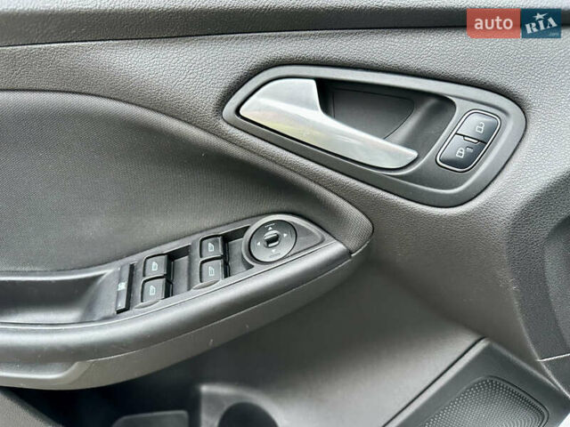 Белый Форд Фокус, объемом двигателя 2 л и пробегом 137 тыс. км за 8700 $, фото 15 на Automoto.ua