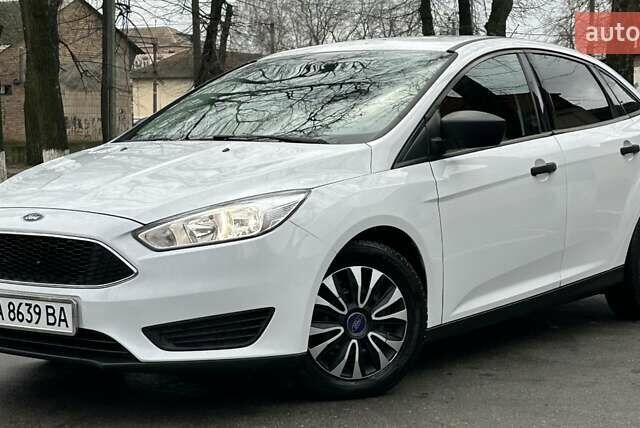 Белый Форд Фокус, объемом двигателя 2 л и пробегом 186 тыс. км за 8900 $, фото 6 на Automoto.ua