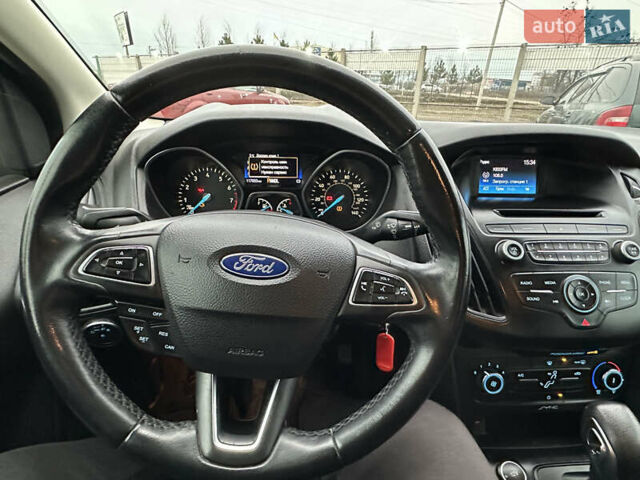 Белый Форд Фокус, объемом двигателя 2 л и пробегом 117 тыс. км за 7900 $, фото 10 на Automoto.ua