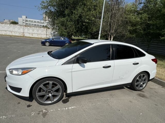 Белый Форд Фокус, объемом двигателя 2 л и пробегом 102 тыс. км за 7999 $, фото 2 на Automoto.ua