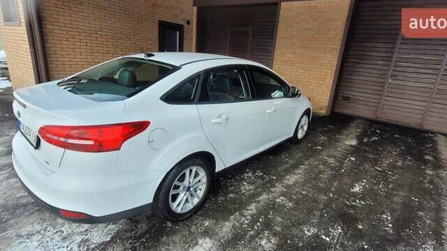 Білий Форд Фокус, об'ємом двигуна 2 л та пробігом 126 тис. км за 10900 $, фото 4 на Automoto.ua