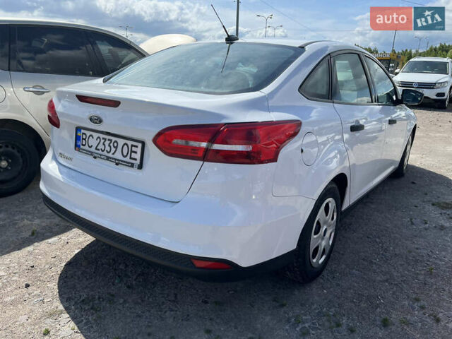 Белый Форд Фокус, объемом двигателя 2 л и пробегом 187 тыс. км за 9300 $, фото 5 на Automoto.ua