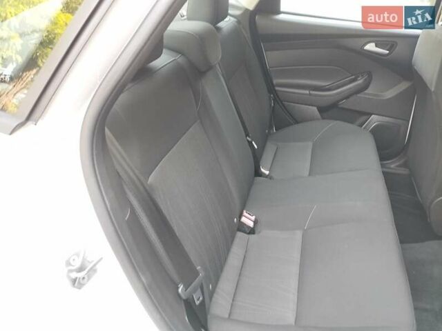 Форд Фокус 2017 у Запоріжжя на Automoto.ua Білий Форд Фокус, об'ємом двигуна 2 л та пробігом 58 тис. км за 9600 $, фото 16 на Automoto.ua