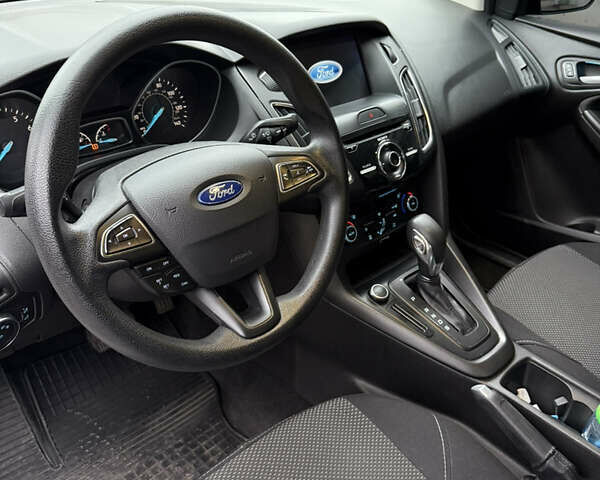 Белый Форд Фокус, объемом двигателя 2 л и пробегом 128 тыс. км за 8500 $, фото 6 на Automoto.ua