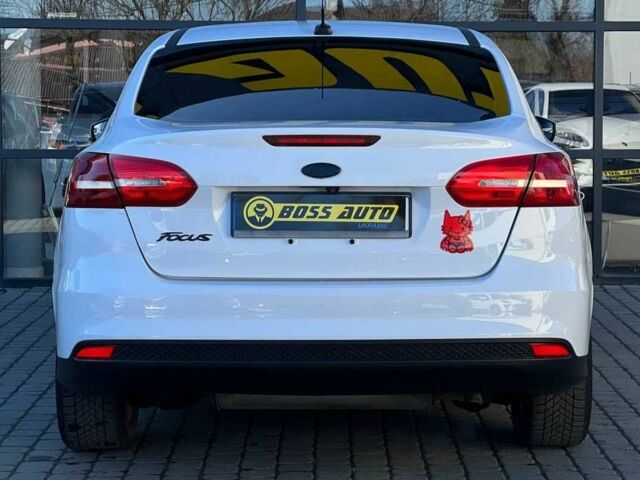 Белый Форд Фокус, объемом двигателя 2 л и пробегом 196 тыс. км за 9700 $, фото 4 на Automoto.ua