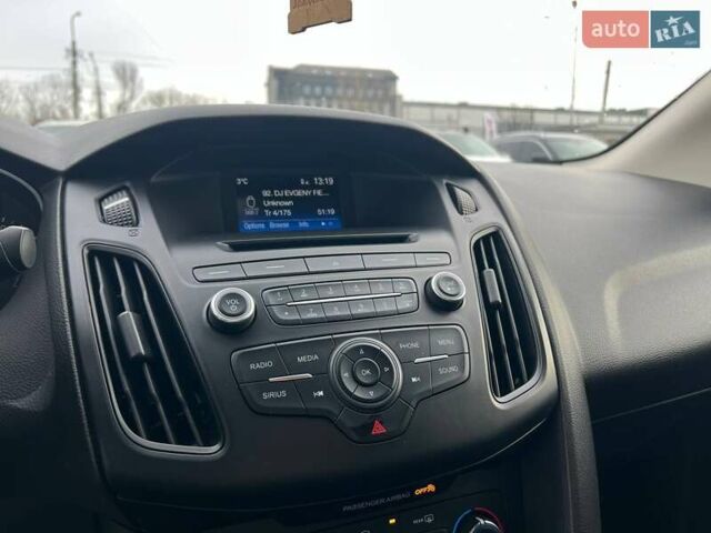 Белый Форд Фокус, объемом двигателя 2 л и пробегом 131 тыс. км за 8200 $, фото 16 на Automoto.ua