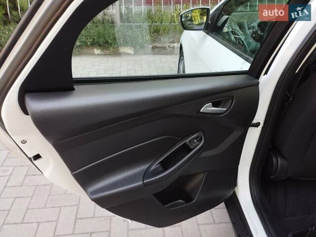 Форд Фокус 2017 у Запоріжжя на Automoto.ua Білий Форд Фокус, об'ємом двигуна 2 л та пробігом 58 тис. км за 9600 $, фото 14 на Automoto.ua
