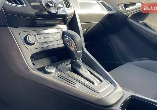 Белый Форд Фокус, объемом двигателя 2 л и пробегом 240 тыс. км за 8290 $, фото 22 на Automoto.ua