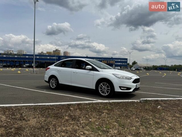 Белый Форд Фокус, объемом двигателя 1 л и пробегом 145 тыс. км за 6890 $, фото 2 на Automoto.ua