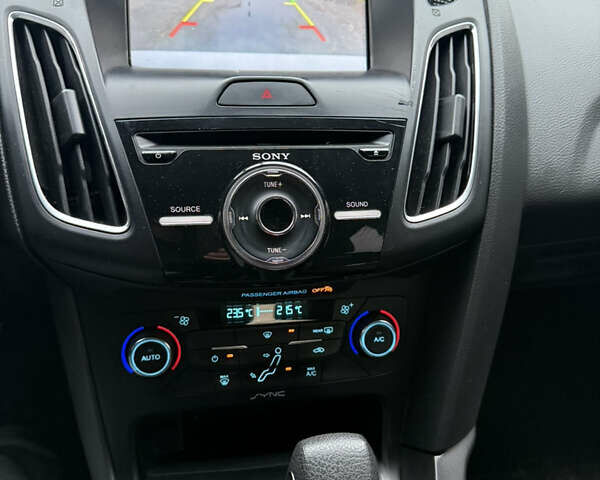 Белый Форд Фокус, объемом двигателя 2 л и пробегом 128 тыс. км за 8500 $, фото 5 на Automoto.ua