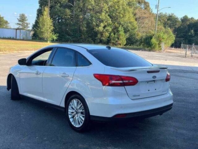 Білий Форд Фокус, об'ємом двигуна 2 л та пробігом 71 тис. км за 7500 $, фото 3 на Automoto.ua